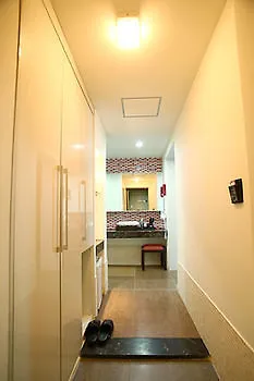 Stay 7 B&W Hotel Busan