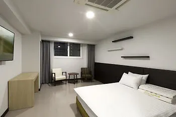 Stay 7 B&W Hotel Pusan